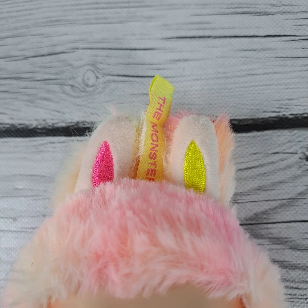 Labubu The Monsters V3 Big Into Energy - Picture 2 of 11